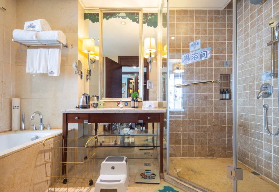 S&N Grand Hotel ChaohuParent-child Themed Room（Forest Exploration）