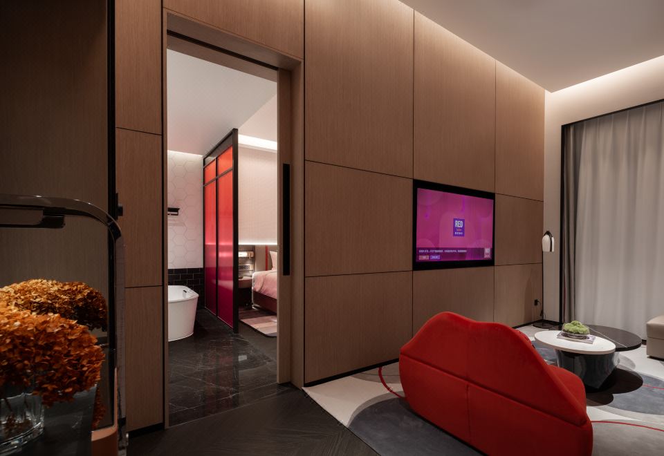 King Bed Deluxe RED Executive Suite