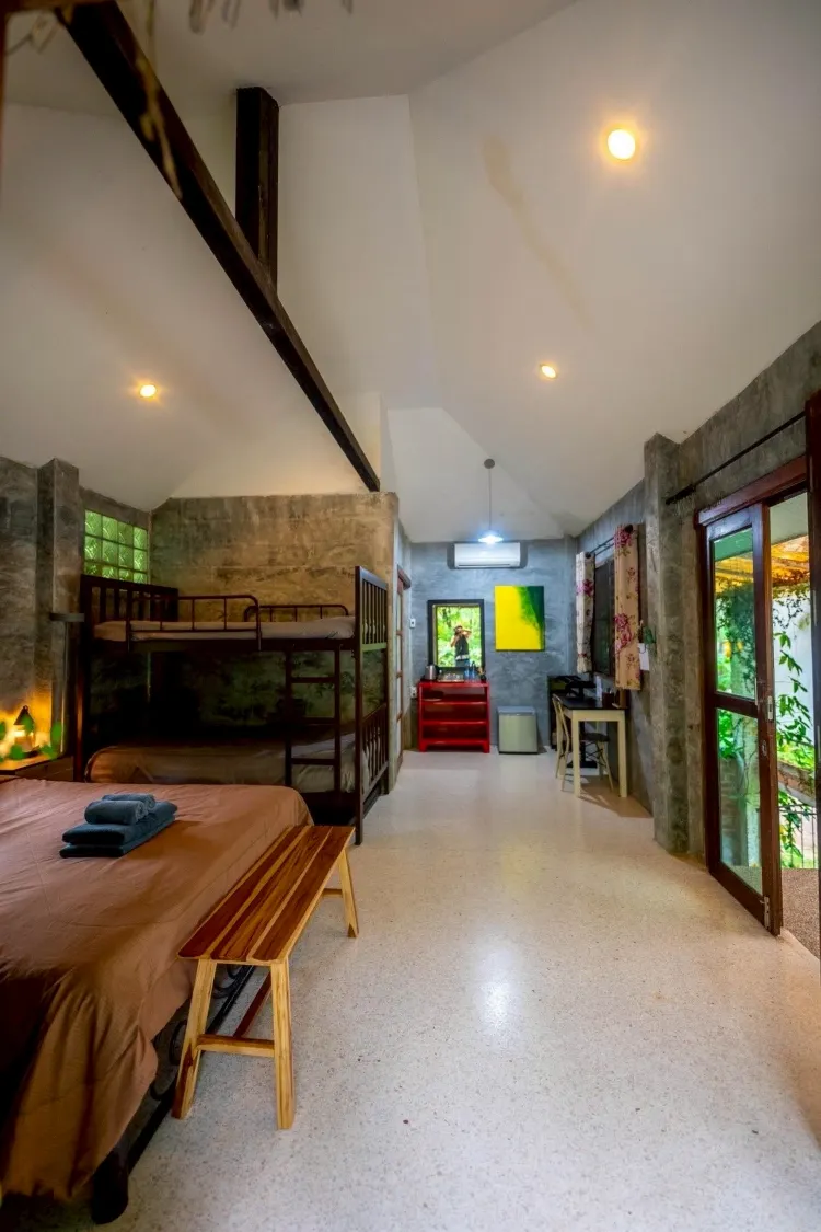 บ้านระเบียงฝน 