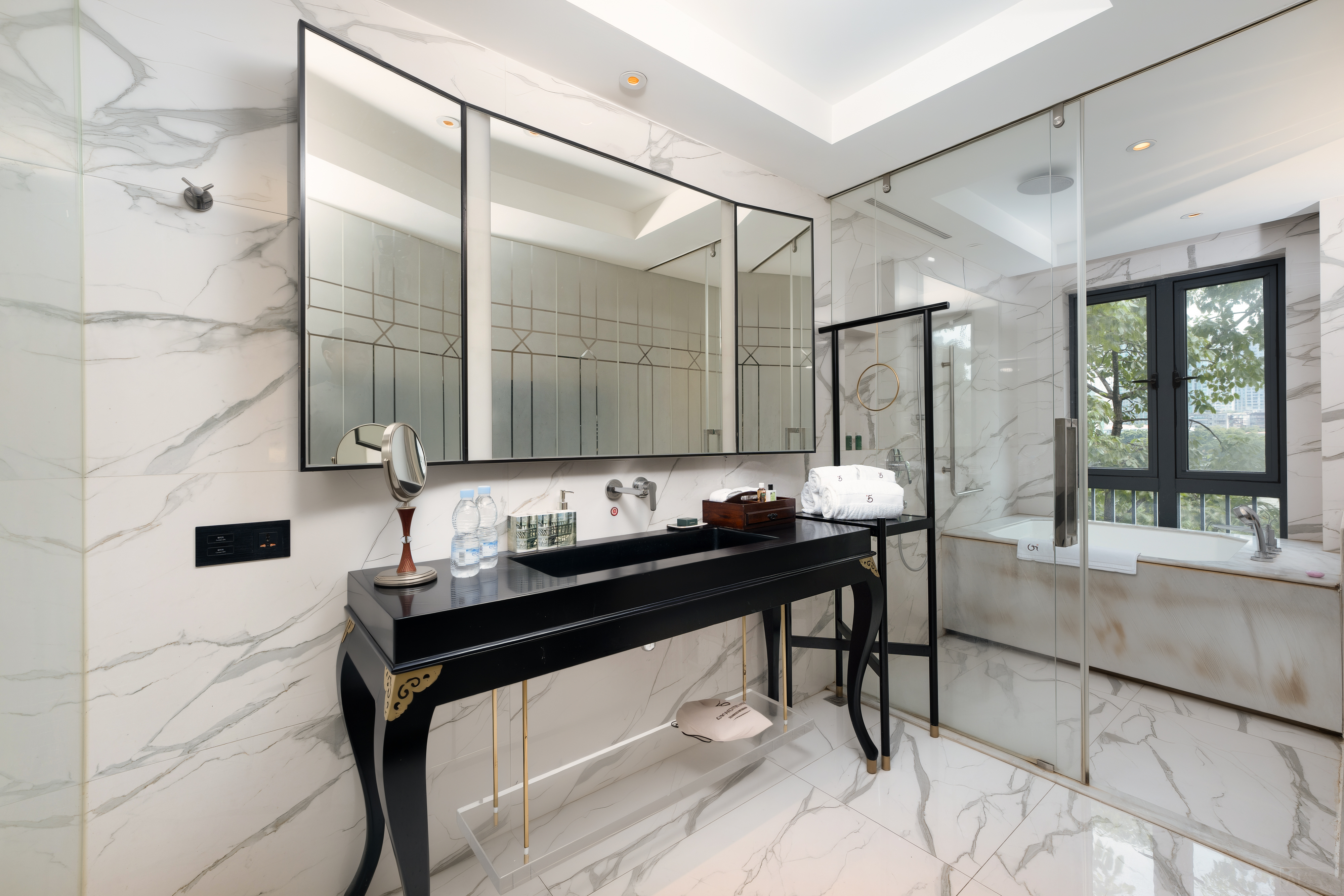 水舞·江景阳台大床房（180°江景阳台+高奢洗护品）