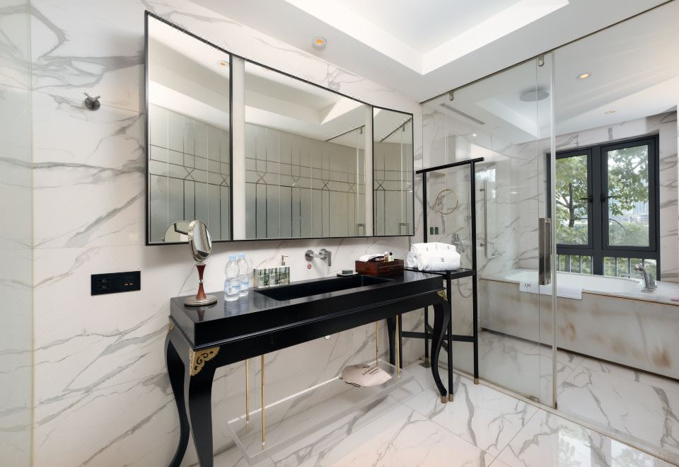 兰庭·江景大床房（180°观景+观景浴缸+高奢洗护品）