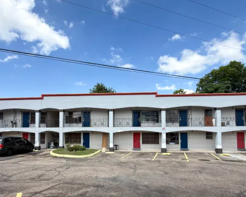 Studio 6 Suites Belton, TX ベルトンのホテル