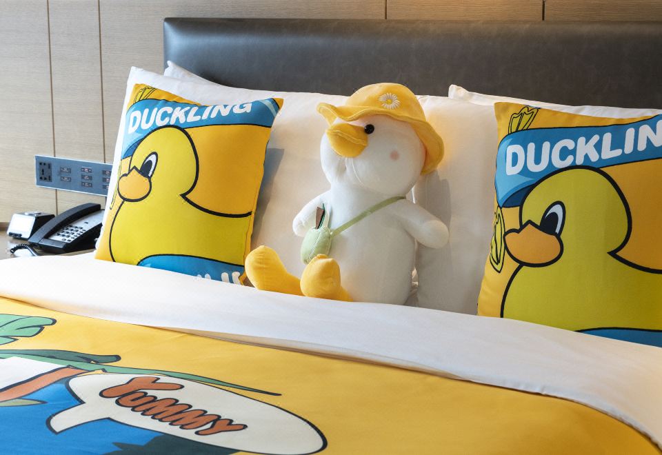 Radisson Hangzhou QianjiangRubber Duck Theme Family Room