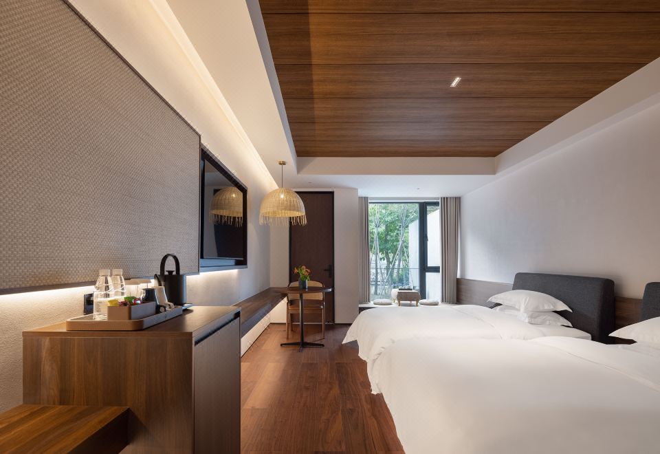 陌野双床房（ACCA KAPPA洗护套装+小冰箱+远山叠嶂）