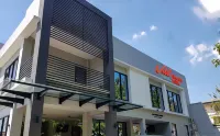 Votel Krakatau Boutique Hotel Semarang فنادق في 