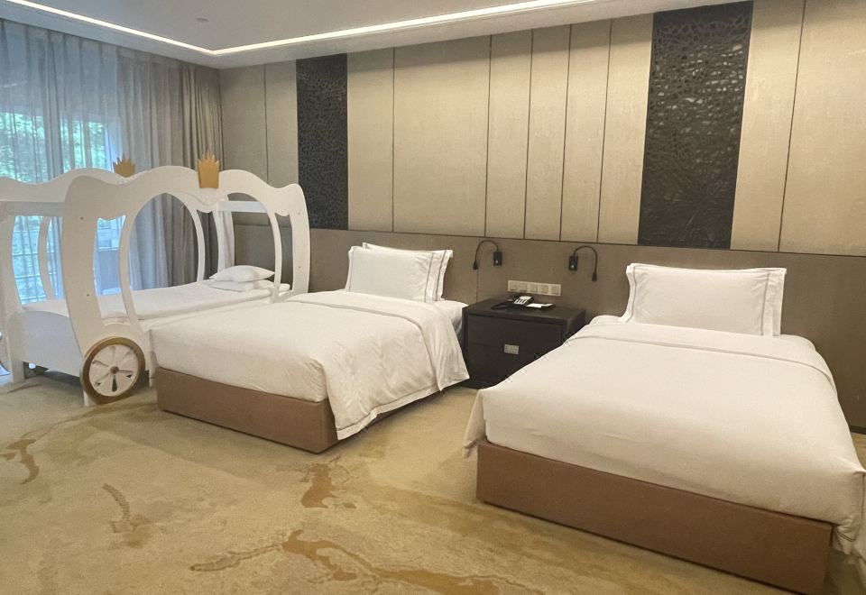 山景·亲子三床房