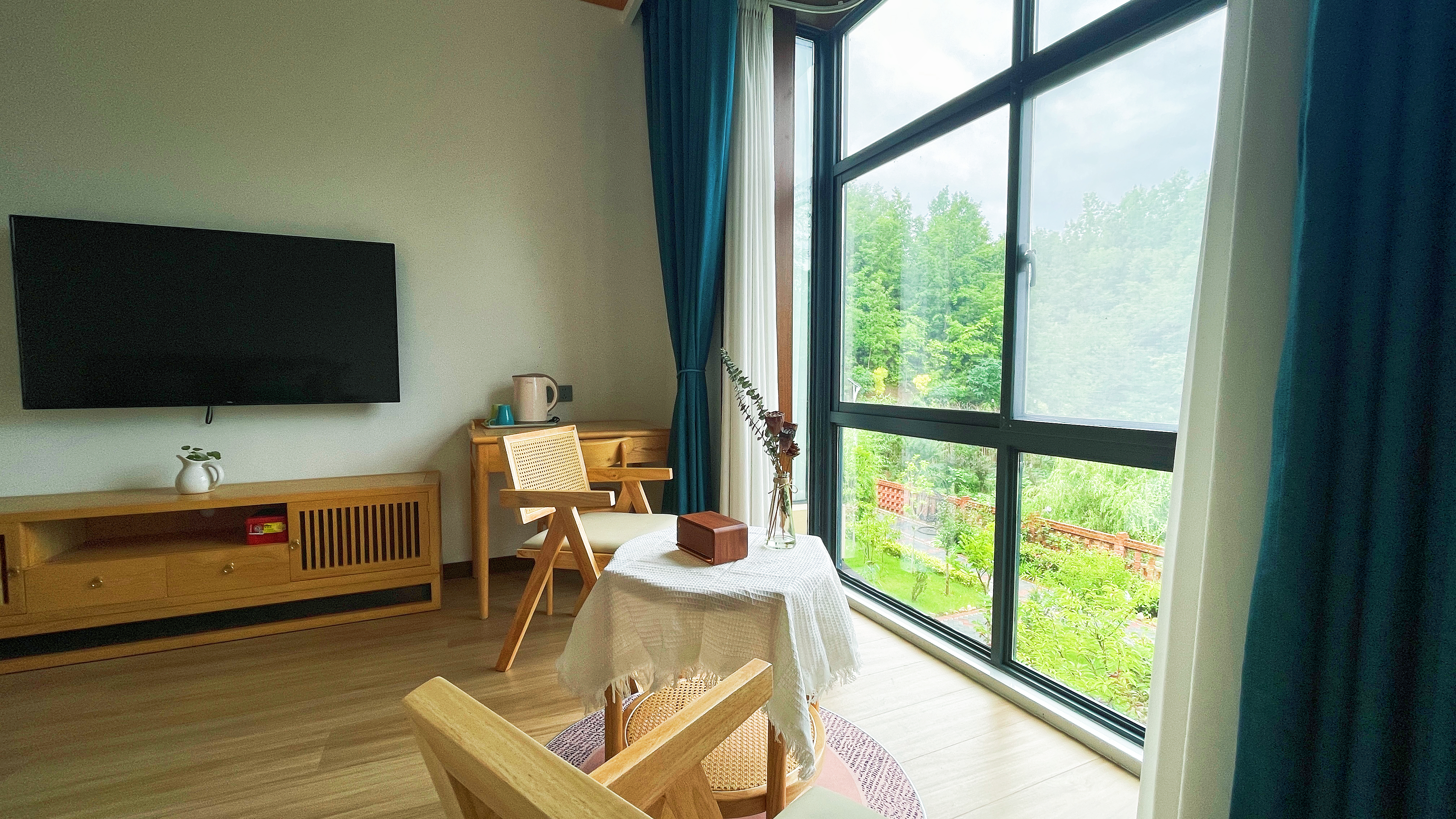 观山精品大床房