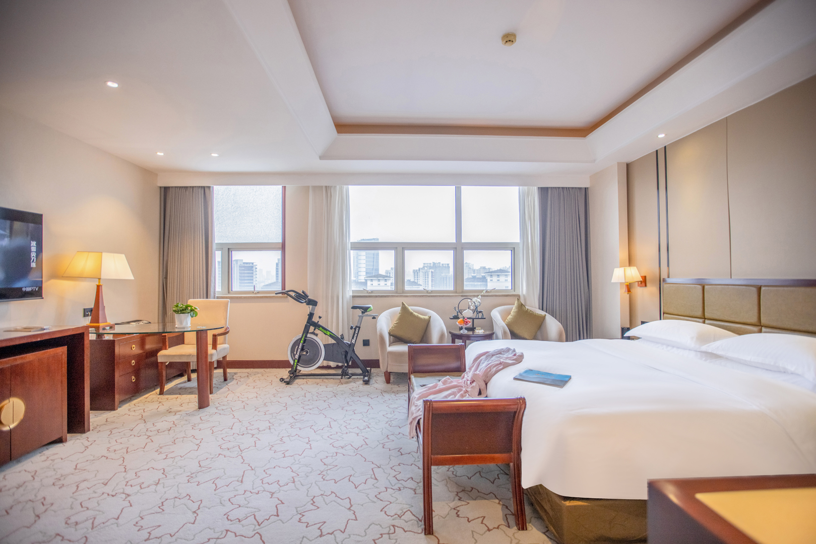 智能行政运动大床房（小度音箱+助眠床垫）