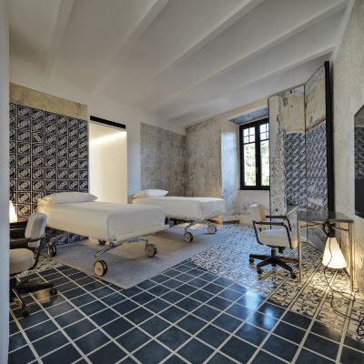 Studio (Twin Beds) Rhinoceros Promo Code