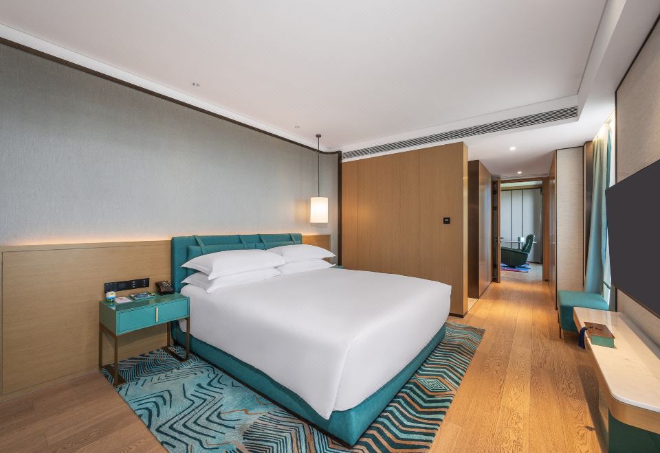 Business suite