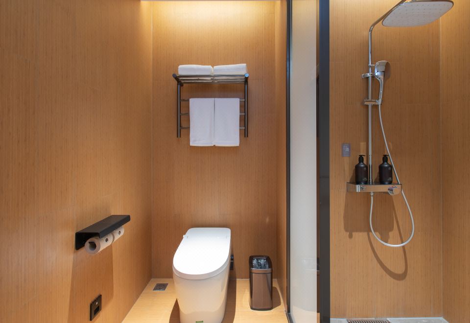 景观大床房（庭院露台+65寸投屏电视+小冰箱）