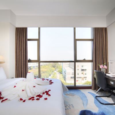 舒適大床房（金可兒床墊+智能客控+大浴缸+落地窗） 廈門探索飯店優惠