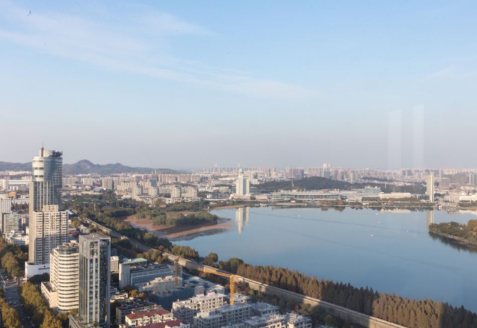 The Westin NanjingExecutive Lake-View Double Bed Room (Panoramic Nanjing City View)