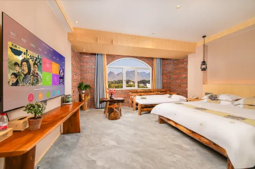 Du'an Honghuozhuan Art Homestay (Du'an High-Speed Railway Station)