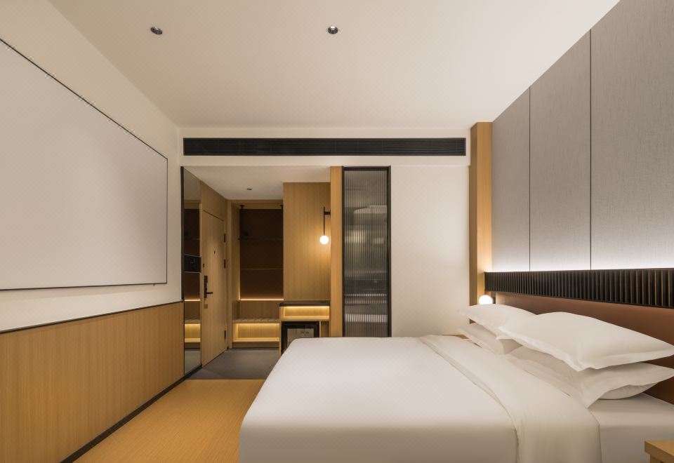 沉浸影音大床房【大屏投影+绿植造景+mini吧】