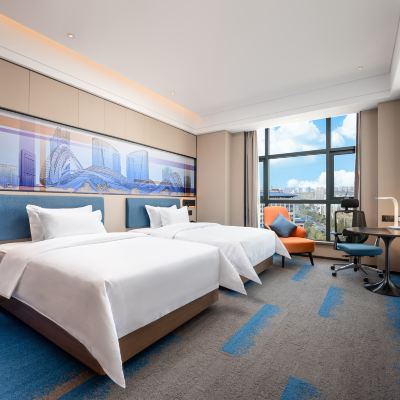 高級雙床房（美國舒達床墊+全景落地窗享城市美景） 武漢光谷一路希爾頓歡朋飯店優惠