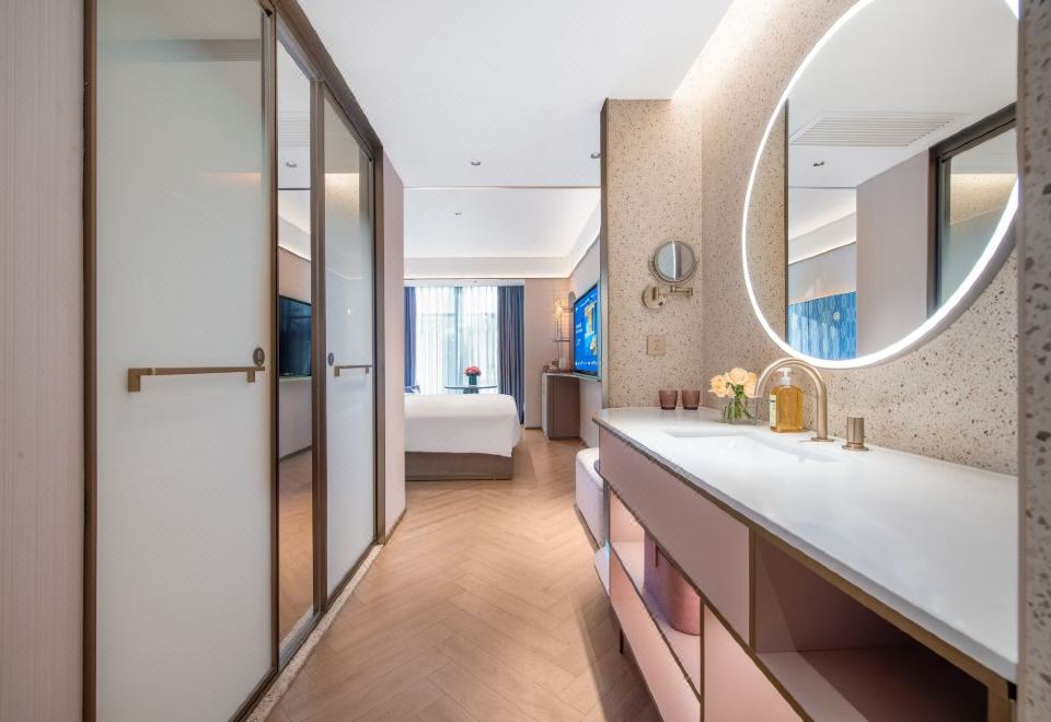 Delightful Standard King Room