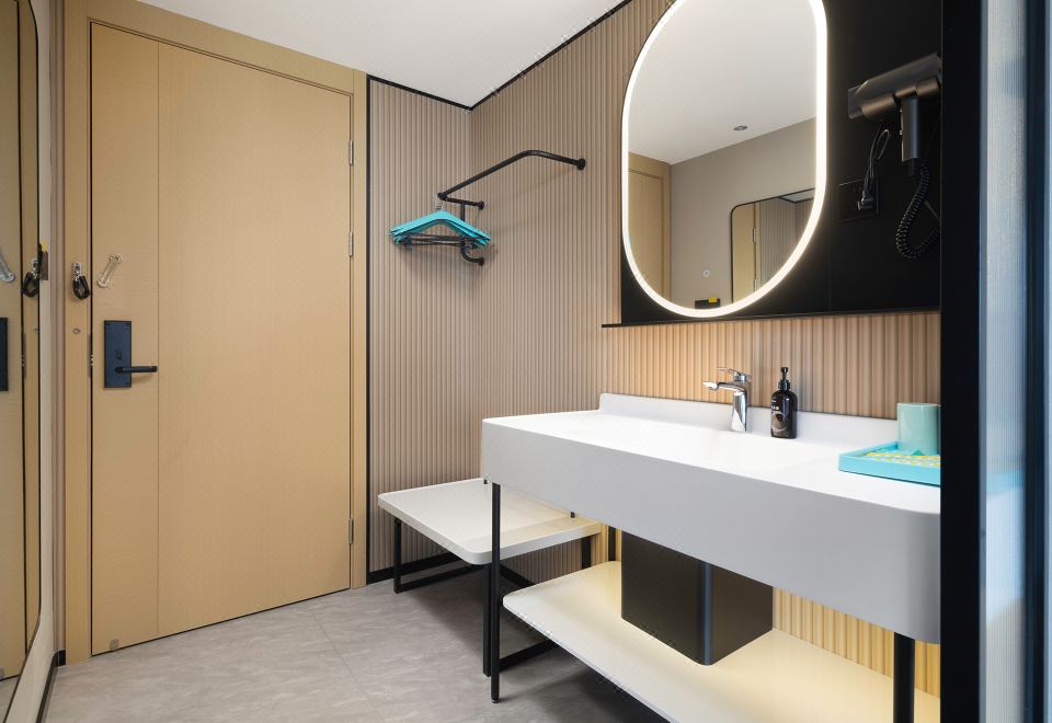 智能标准大床房