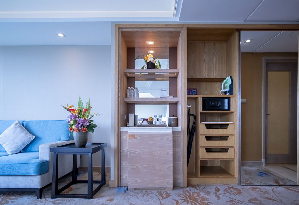 Gloria Grand Hotel JishouBusiness Suite