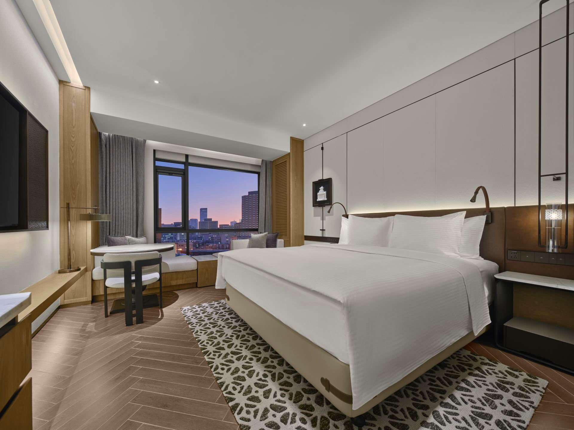 Deluxe Queen Room