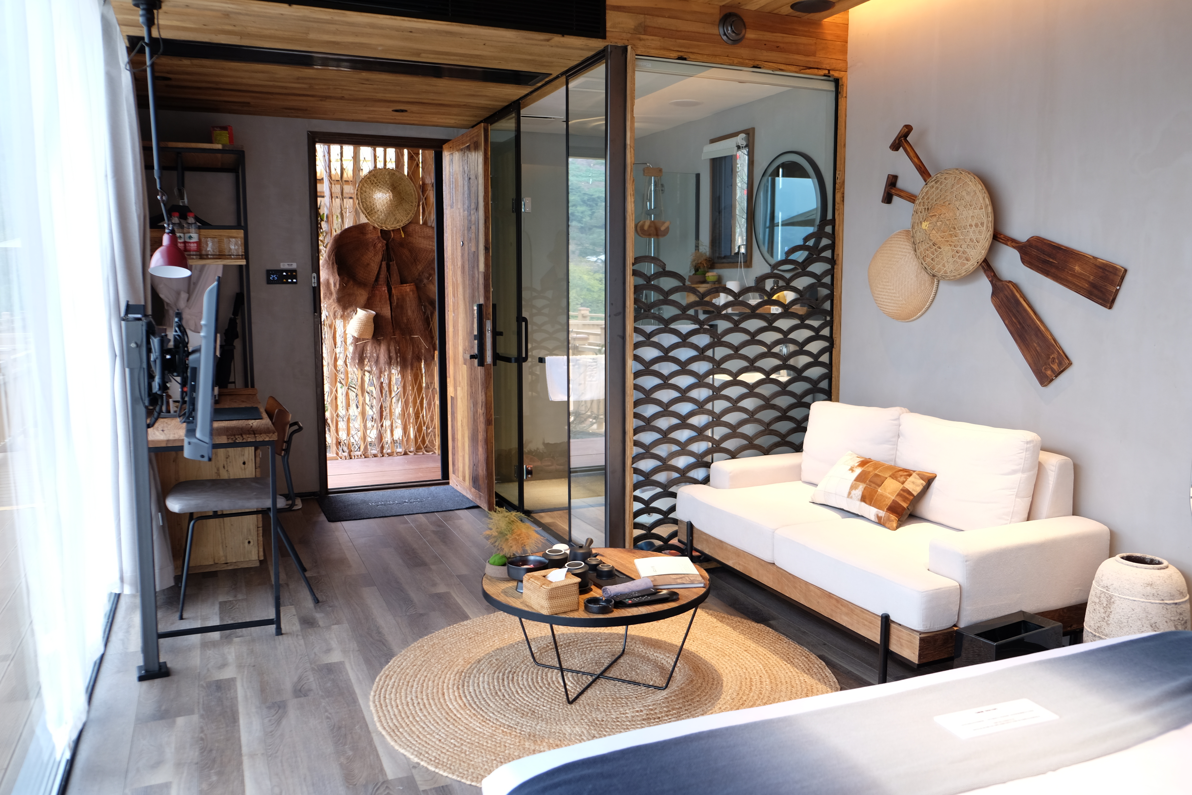 Middle Mountain Hotel渔村别墅大床房