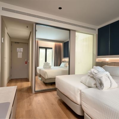 Deluxe Room Hotel Bécquer Promo Code