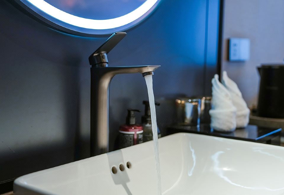 R-丽致大床房（全屋地暖+超大飘窗+榻榻米+智能马桶）