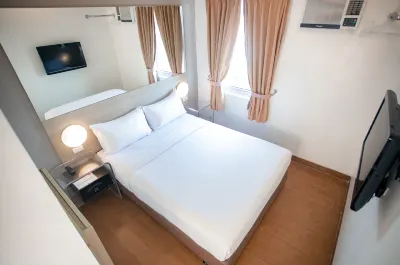 Red Planet Clark Angeles City Hotel a 