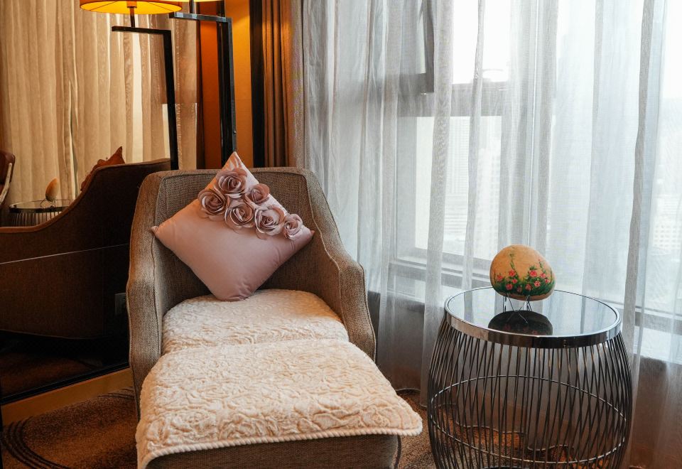 玫瑰主题行政大床房