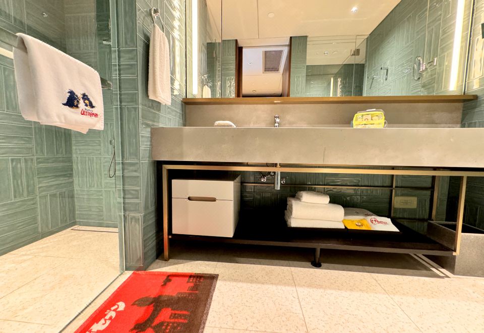 奥特曼豪华大床房（小童游乐+Coffee机+Minibar）