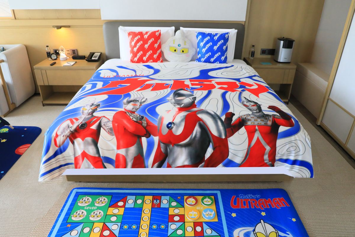 经典奥特曼主题湖景套房