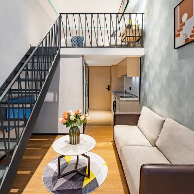 簡約現代loft大床套房（冰箱+洗衣機） 夢公園飯店（南山科技園南頭古城地鐵站店）優惠