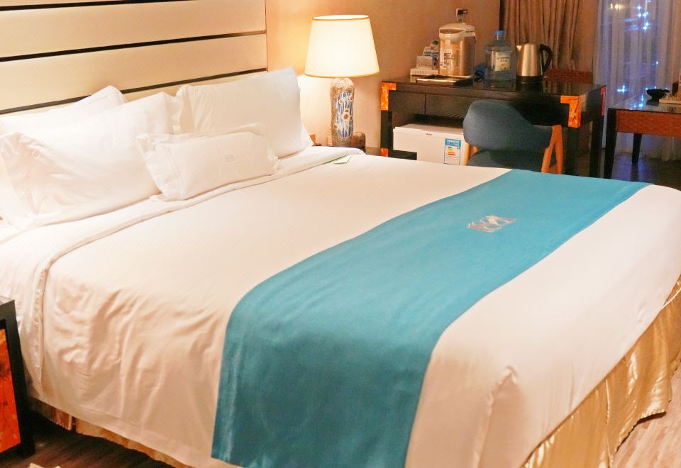 1881 Peninsula Hotel Garden Terrace Pavilion Lake View Room