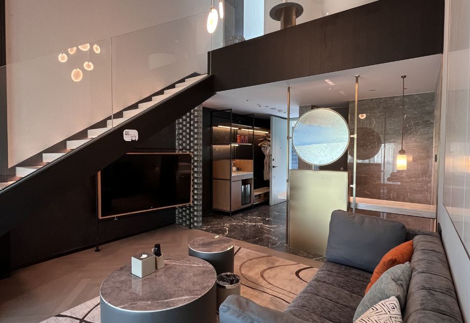 Loft Suite