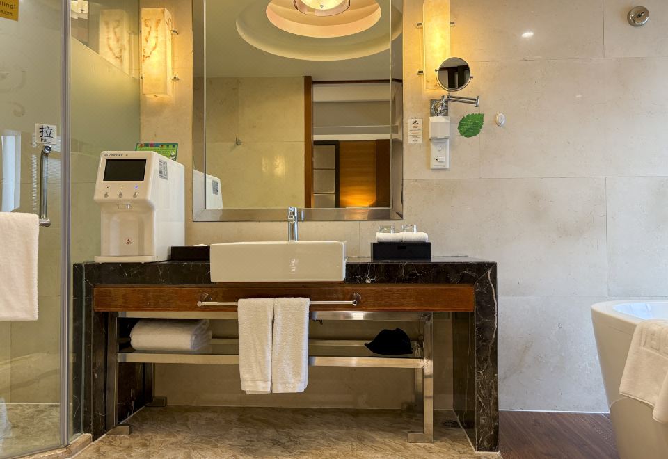 行政榻榻米大床房（榻榻米茶台+舒适床垫）