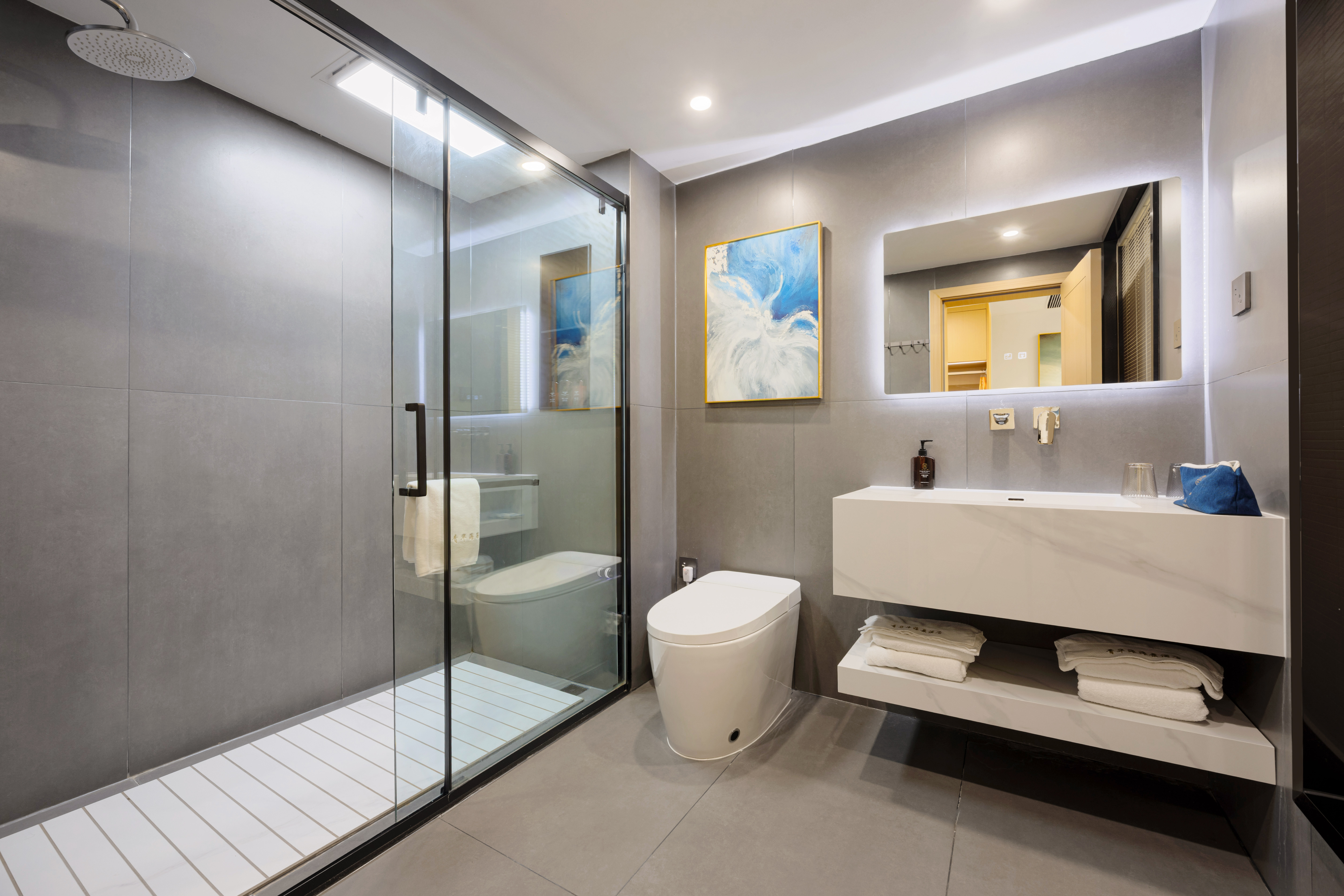 海景轻奢双床房（远眺秘境哀牢山+揽湖落日+定制静眠床品+智能马桶）