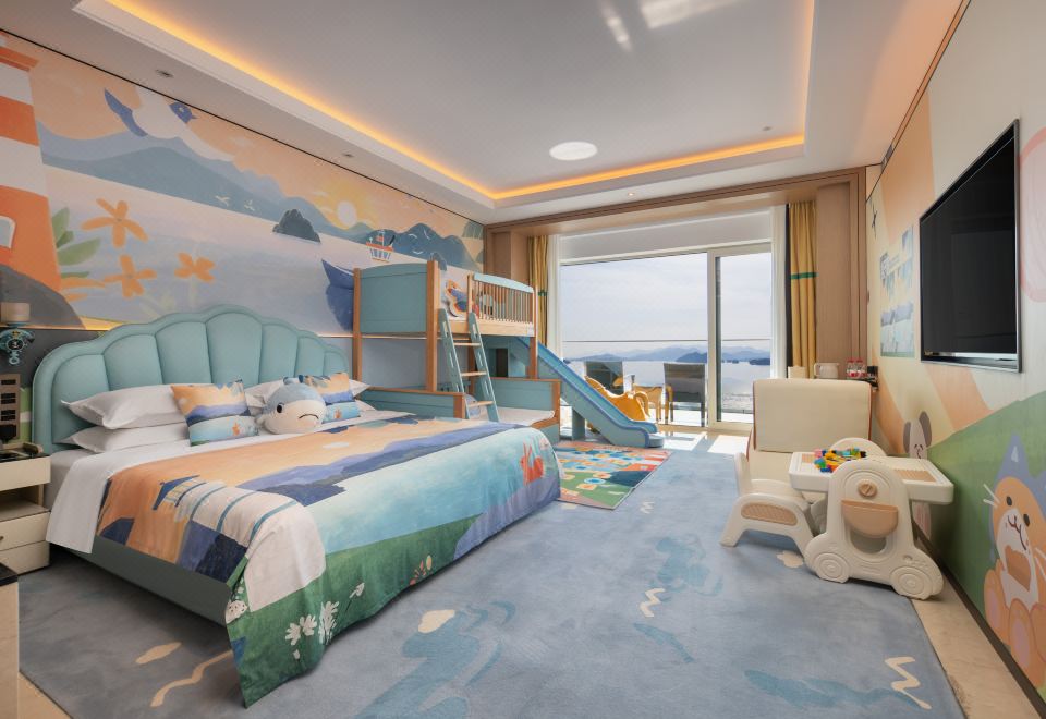 鱼鱼伴我行 · 湖景亲子家庭房