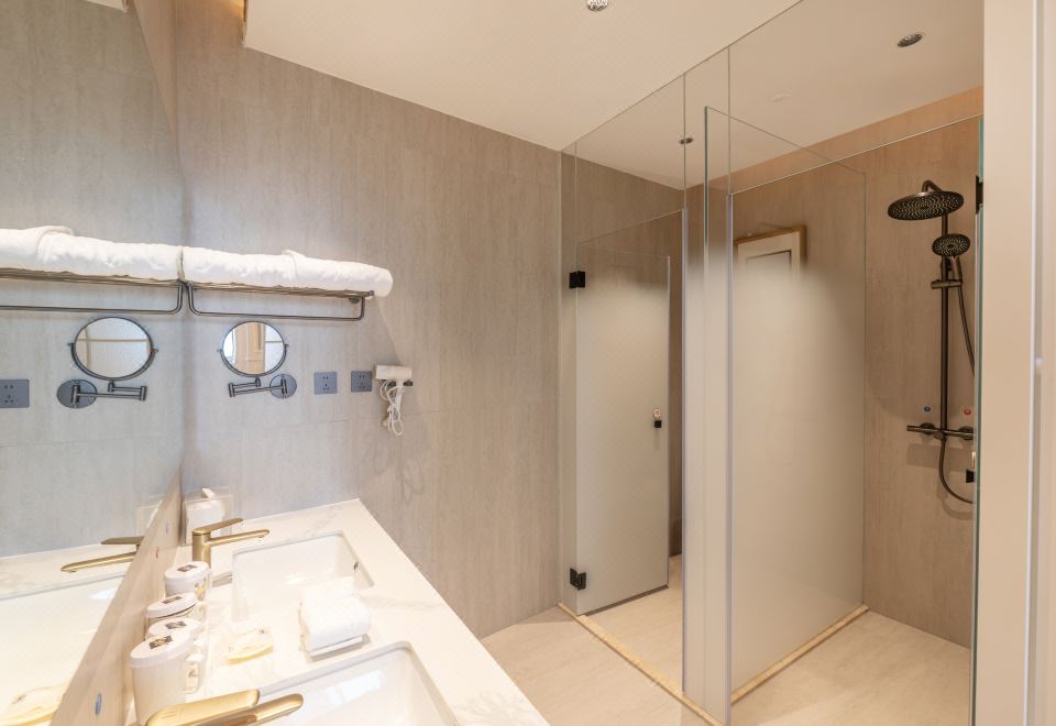 温馨家庭房【大床+上下铺+小童玩具】