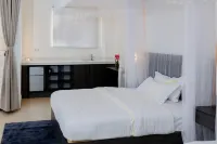 UCHA HOTEL & Suites Hotele w: 