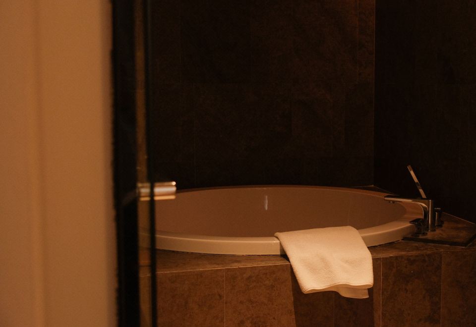 柏露泡池大床房