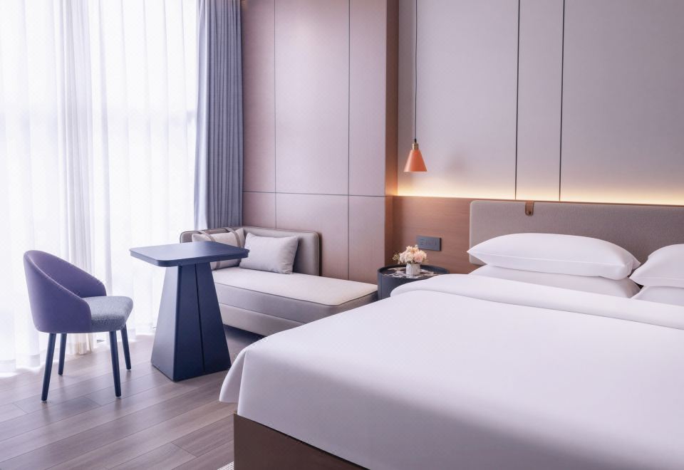 丽致·景观大床房（65寸投屏电视+坐卧沙发+迷你冰箱）