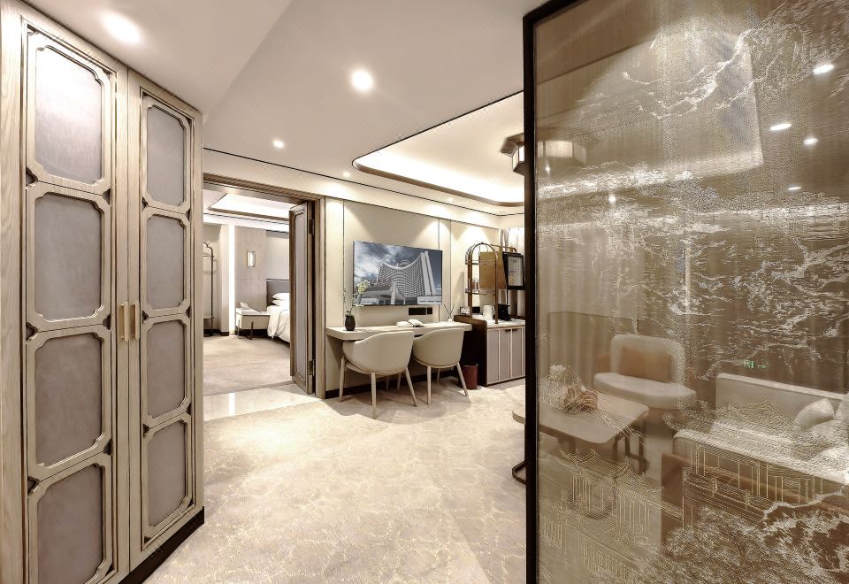 Beijing International HotelDeluxe King Bed Suite