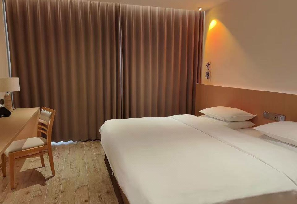 Shanghai Yiqinyuan ResortForest Deep Sleep Hollywood Room (Zero Pressure Pillow + Tencel Mattress)