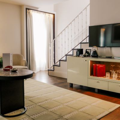 5-Junior Suite (Mi - Jste) Hospes Puerta de Alcalá Promo Code