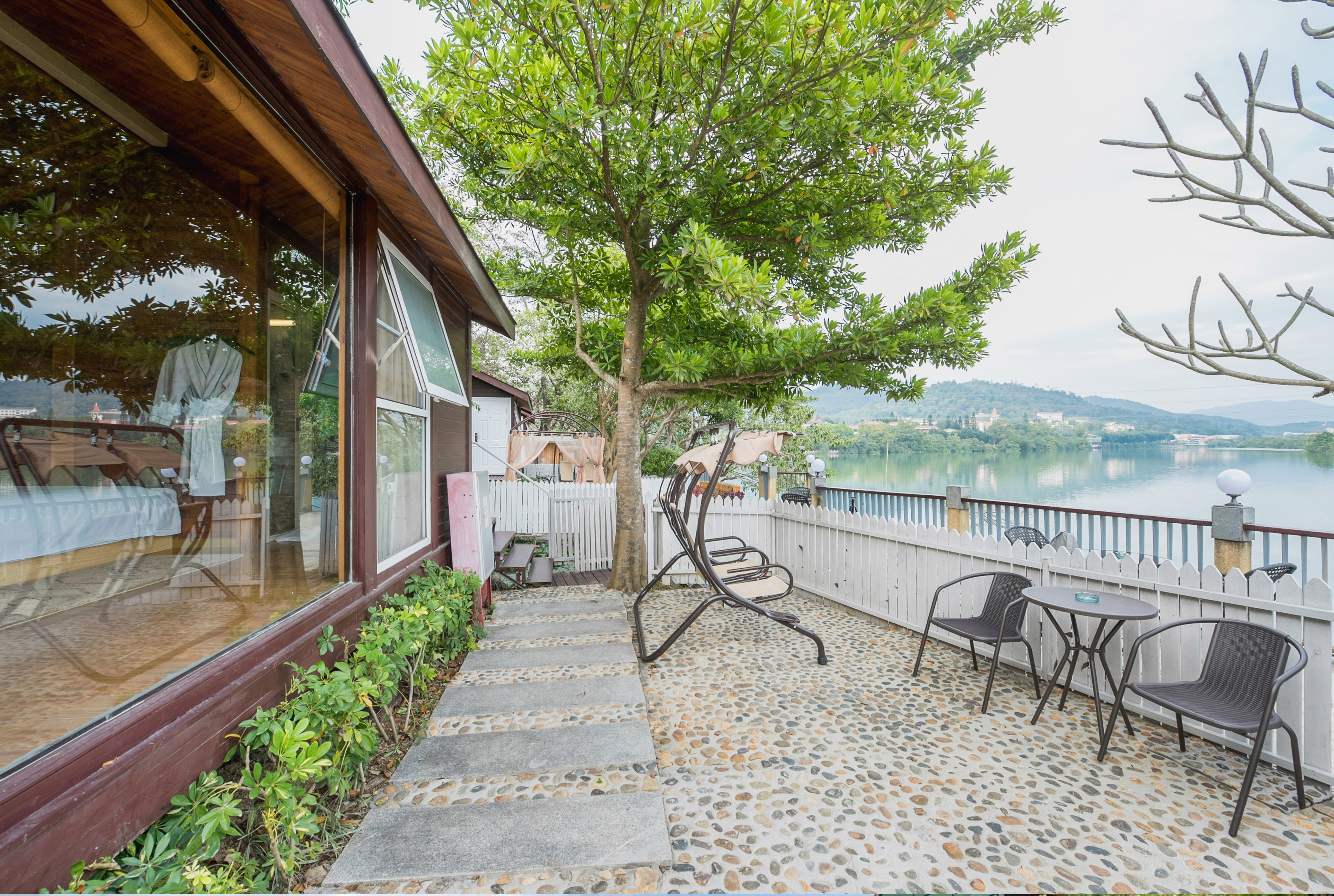 河景瑞士木屋房|独立温泉池