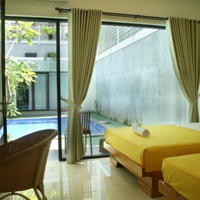 Deluxe Room, Pool Access