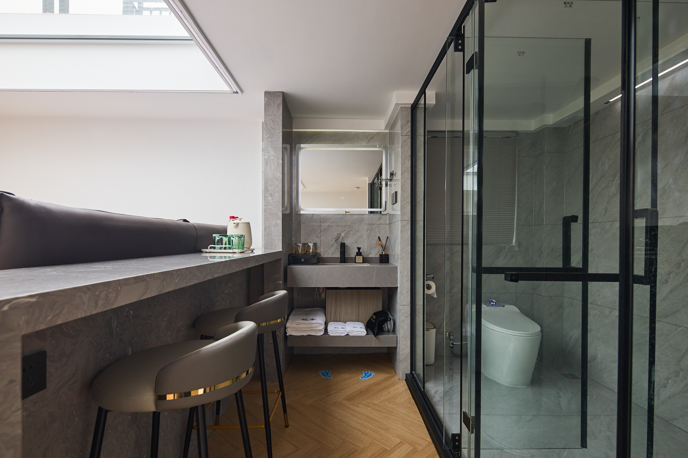 等风·豪华景观大床房『智能马桶+乳胶床垫+移动电视』