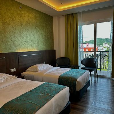 Deluxe Premier Twin Room Kupon Malibest Resort