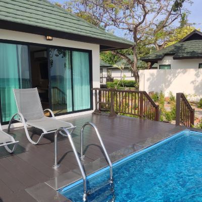 Beachfront Premier Private Pool Room