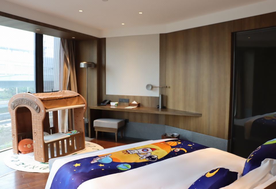 童趣小火车亲子房